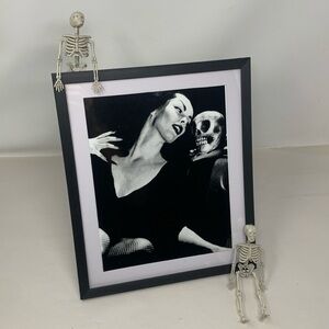 Vampira with skull Halloween picture frame with 2 FREE skeletons creepy decor